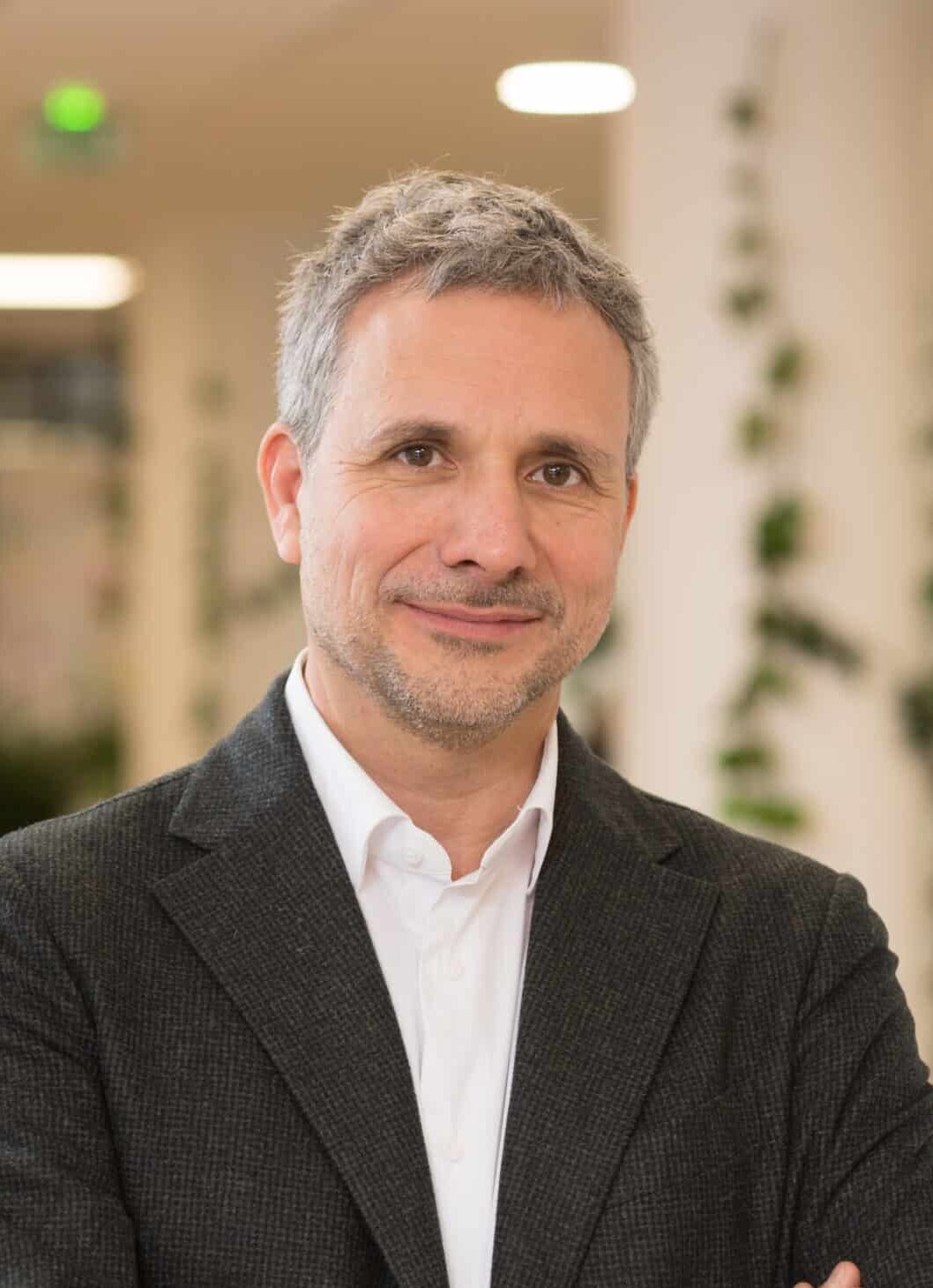 JULIEN TCHERNIA